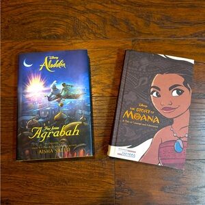 {Disney} bundle of books Aladdin & Moana
